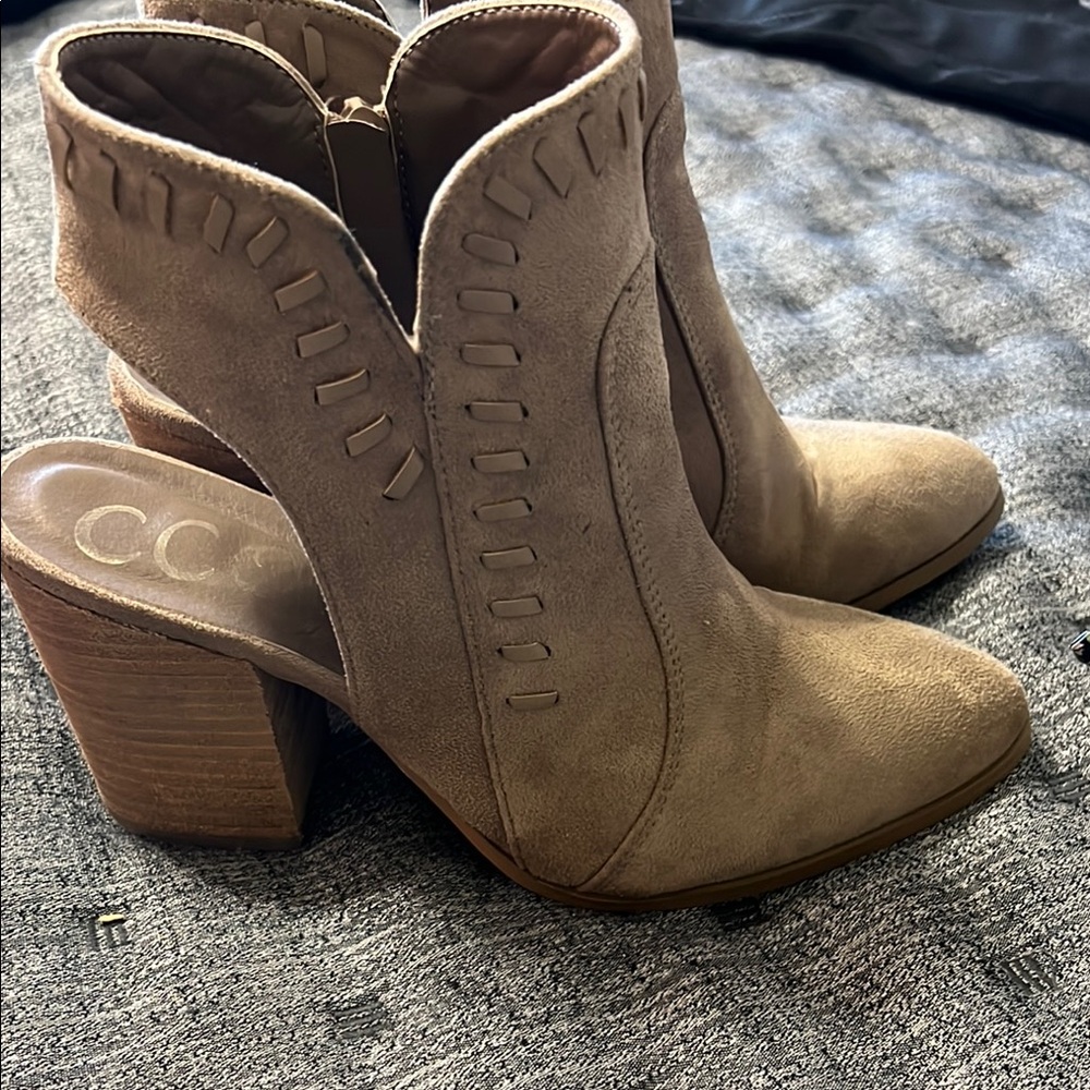 CCOCCI Tan Heeled Boots with Western Flair